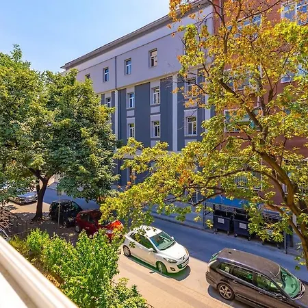 Family Fuzzy Muzzy 2 Bedrooms Mu * 普罗夫迪夫