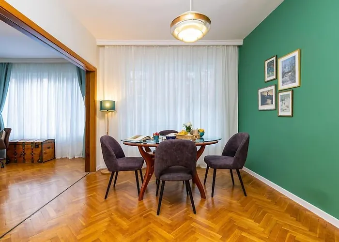 Family Fuzzy Muzzy 2 Bedrooms Mu *