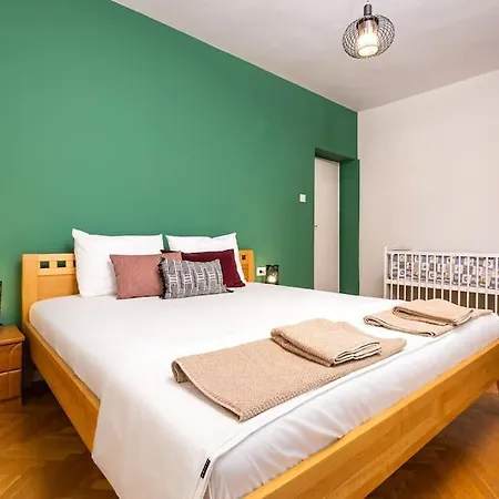 Family Fuzzy Muzzy 2 Bedrooms Mu Apartment *