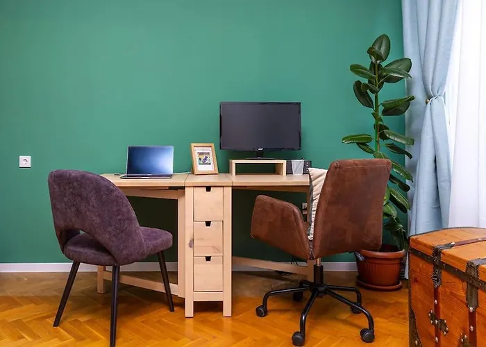 Family Fuzzy Muzzy 2 Bedrooms Mu