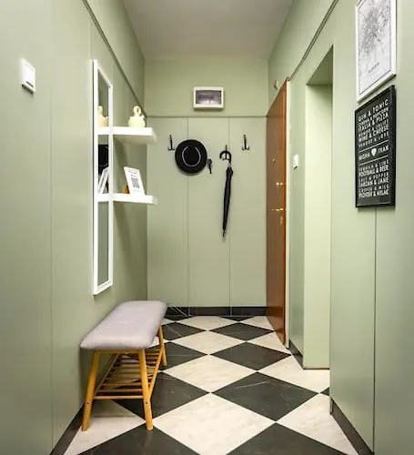 Family Fuzzy Muzzy 2 Bedrooms Mu プロヴディフ