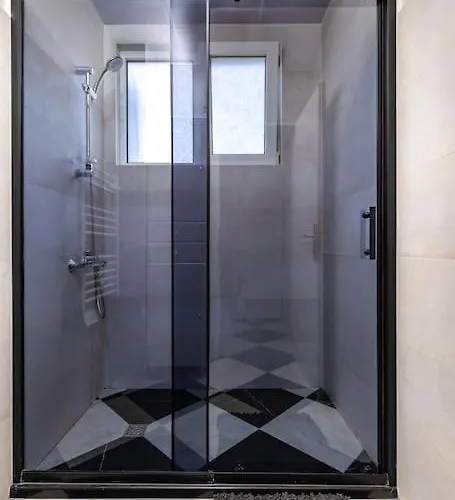 Family Fuzzy Muzzy 2 Bedrooms Mu プロヴディフ